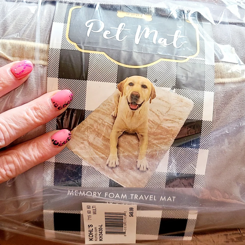 👀50% OFF - NWT‼️ Woof brand Roll Up Travel Bed